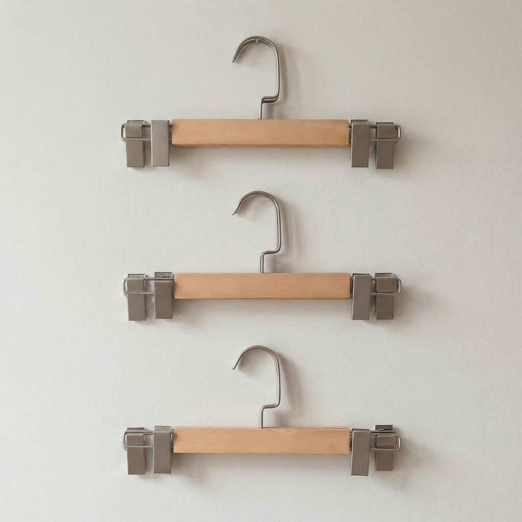 Virelle | Wooden Hangers with Clips – Set of 6