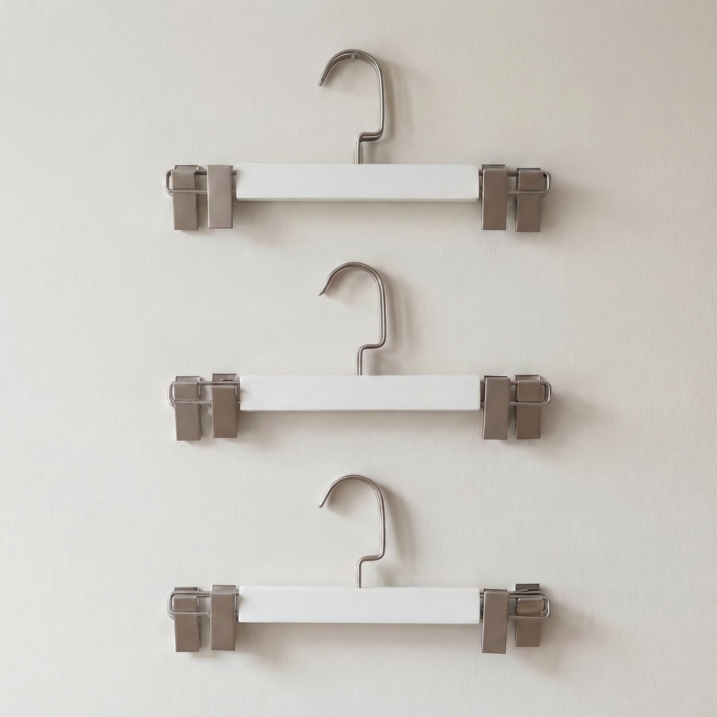 Virelle | Wooden Hangers with Clips White – Set of 6
