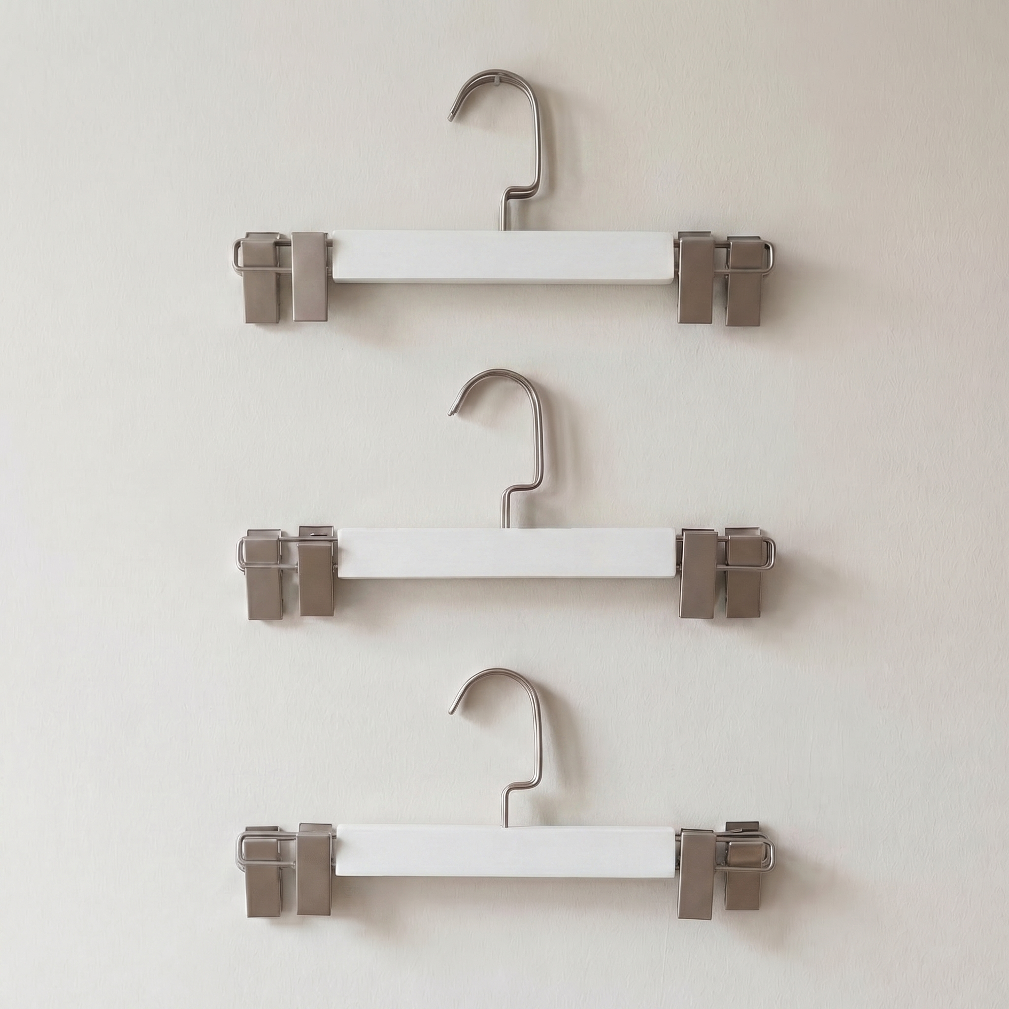 Virelle | Wooden Hangers with Clips White – Set of 6