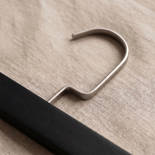 Virelle | Wooden Hangers with Clips Black – Set of 6