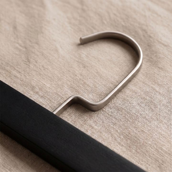Virelle | Wooden Hangers with Clips Black – Set of 6