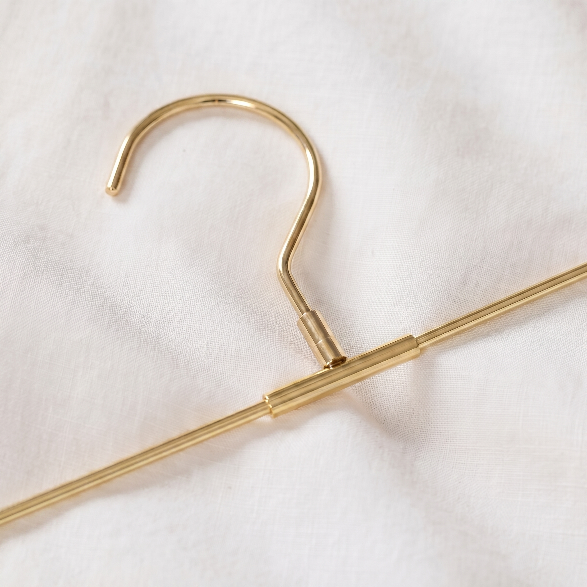Virelle | Metallic Clip Hangers – Set of 6